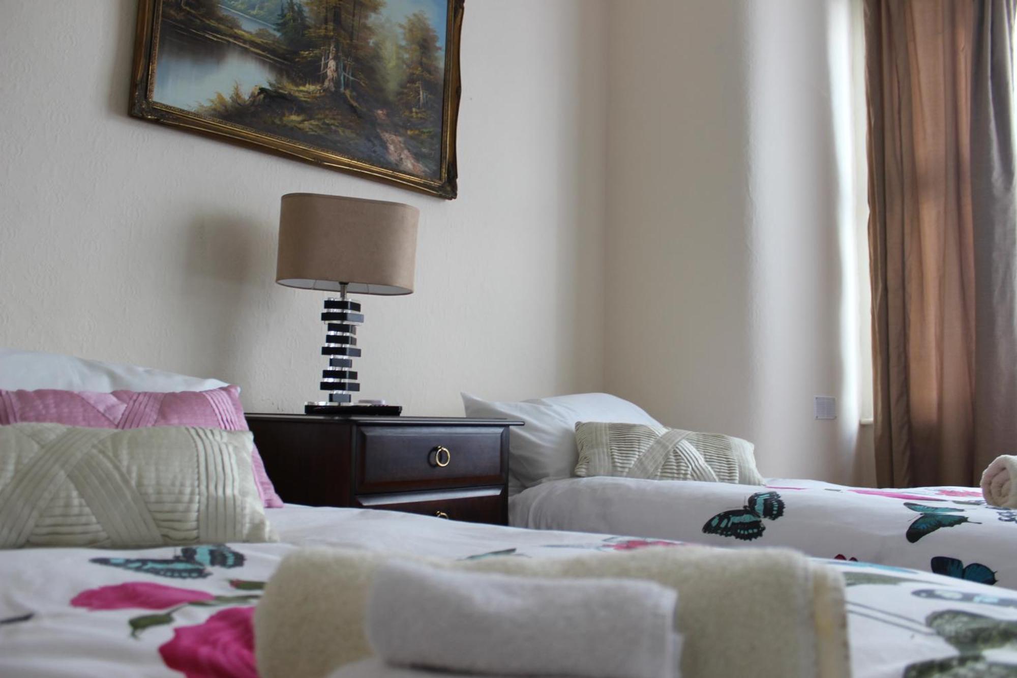 Mother-In-Law Guest House Hotel Leeds Leeds  Ngoại thất bức ảnh