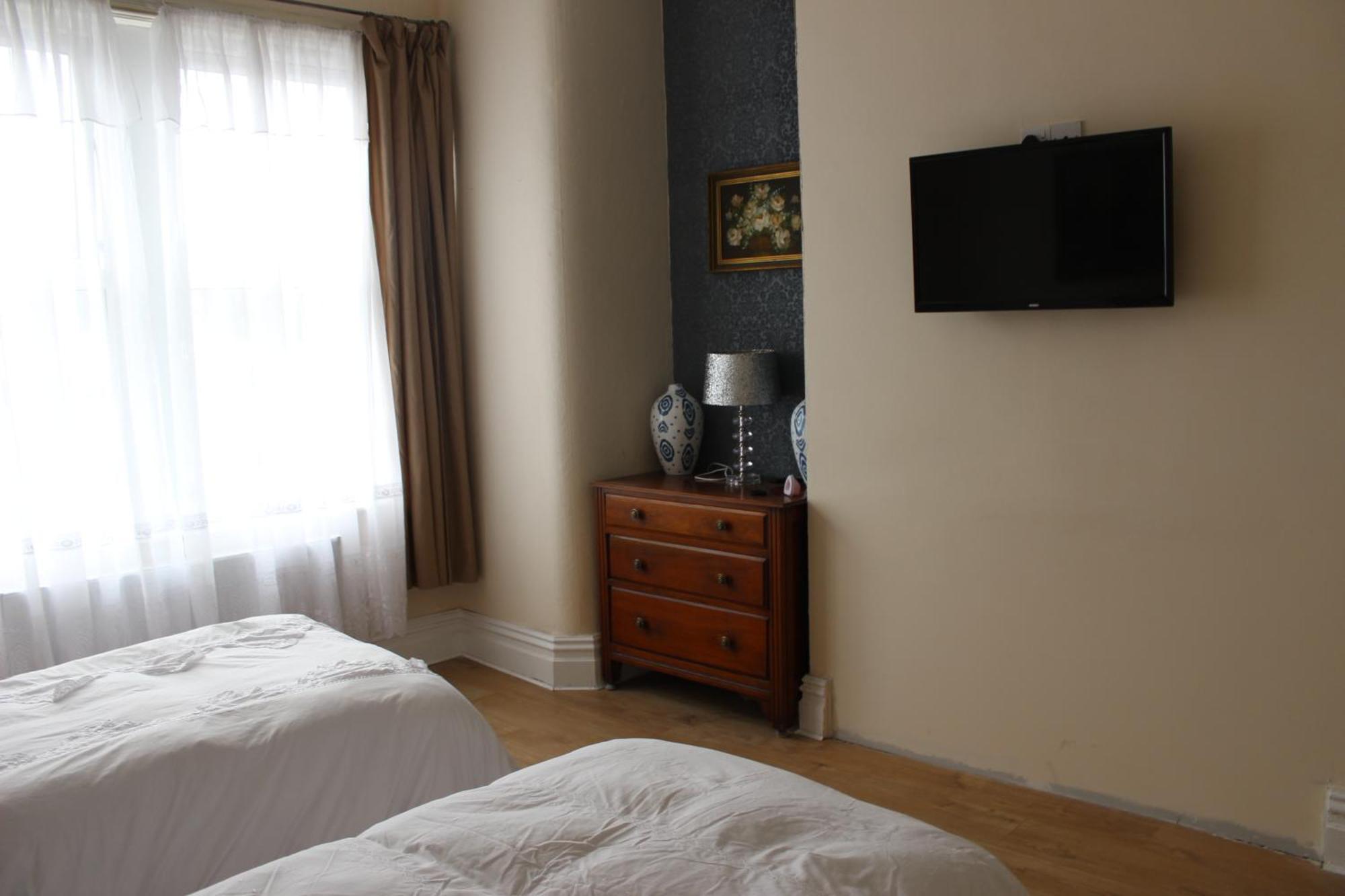 Mother-In-Law Guest House Hotel Leeds Leeds  Ngoại thất bức ảnh