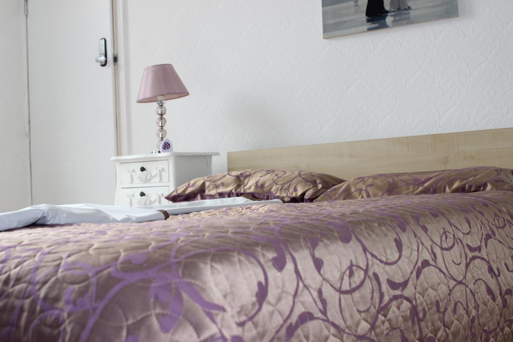 Mother-In-Law Guest House Hotel Leeds Leeds  Ngoại thất bức ảnh
