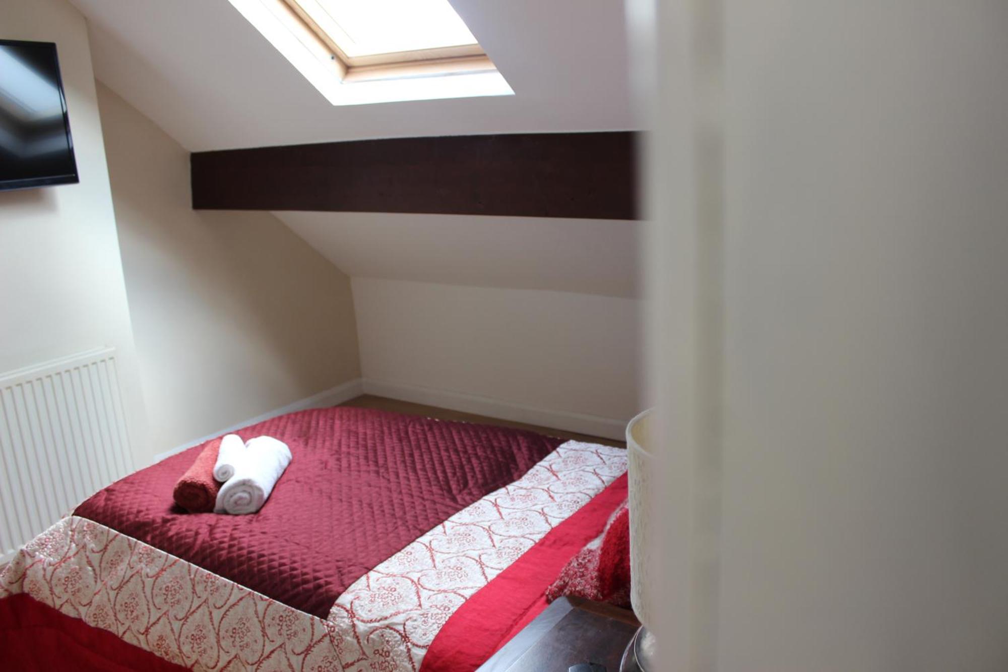 Mother-In-Law Guest House Hotel Leeds Leeds  Ngoại thất bức ảnh