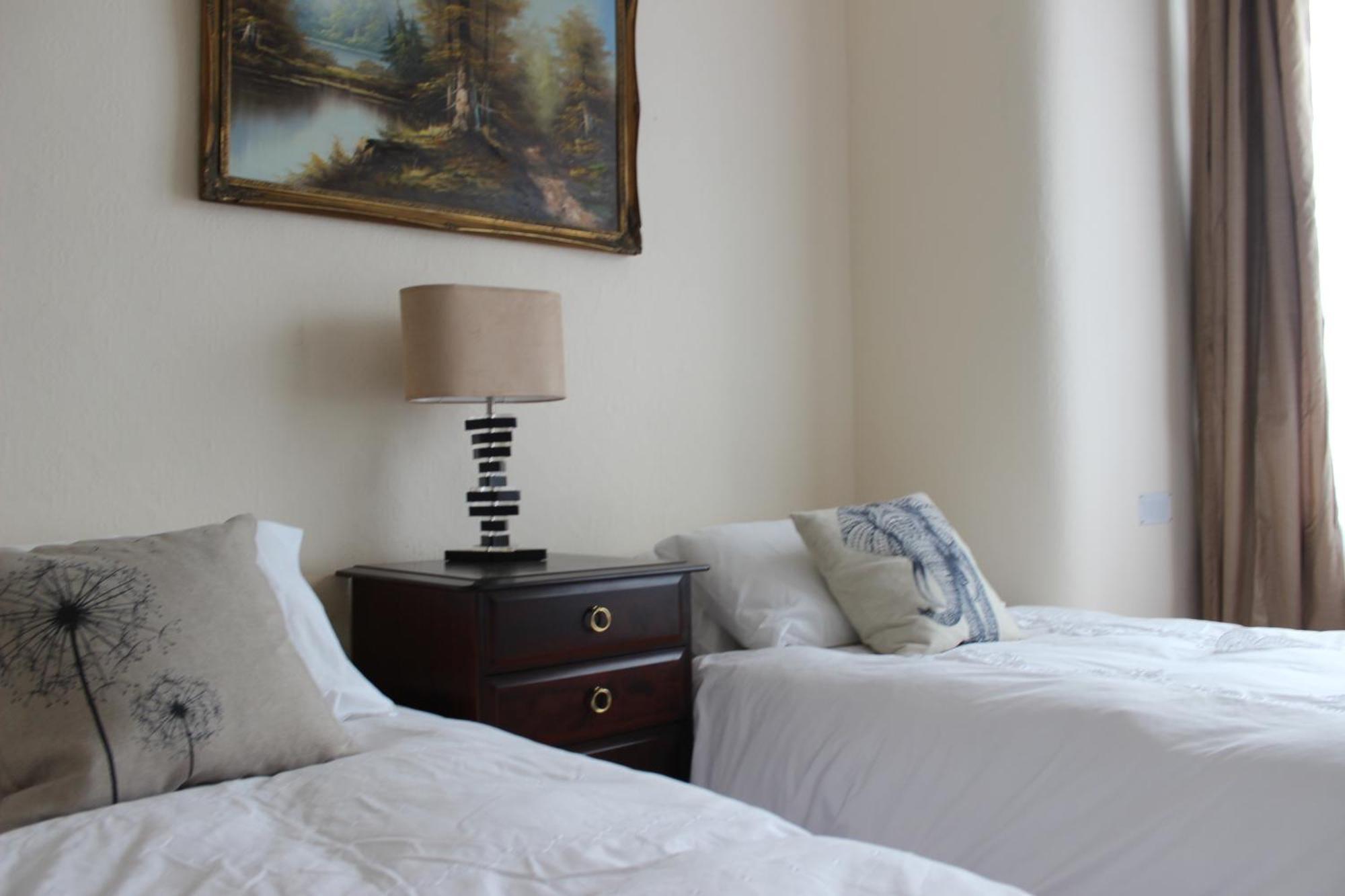 Mother-In-Law Guest House Hotel Leeds Leeds  Ngoại thất bức ảnh