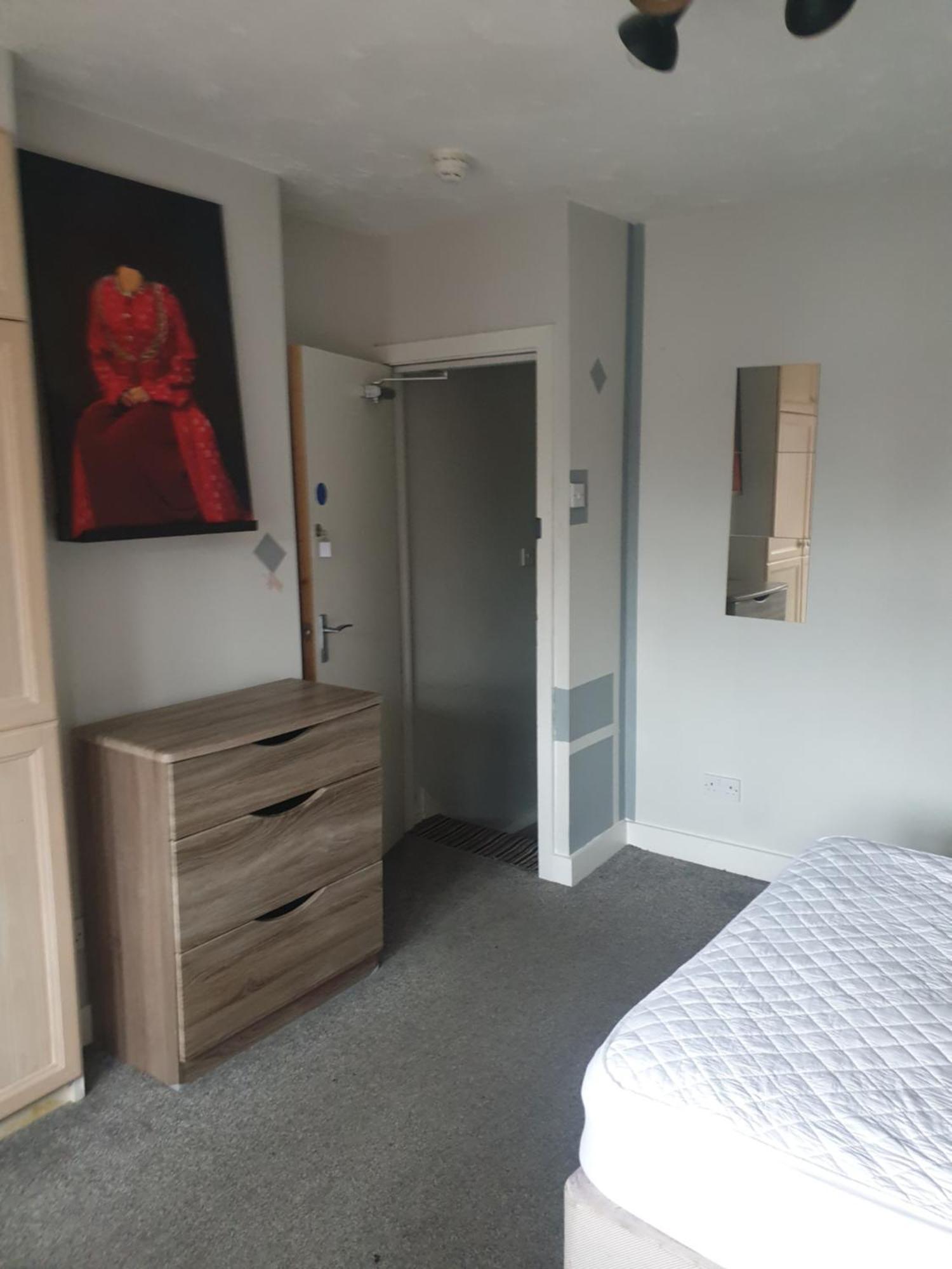 Mother-In-Law Guest House Hotel Leeds Leeds  Ngoại thất bức ảnh
